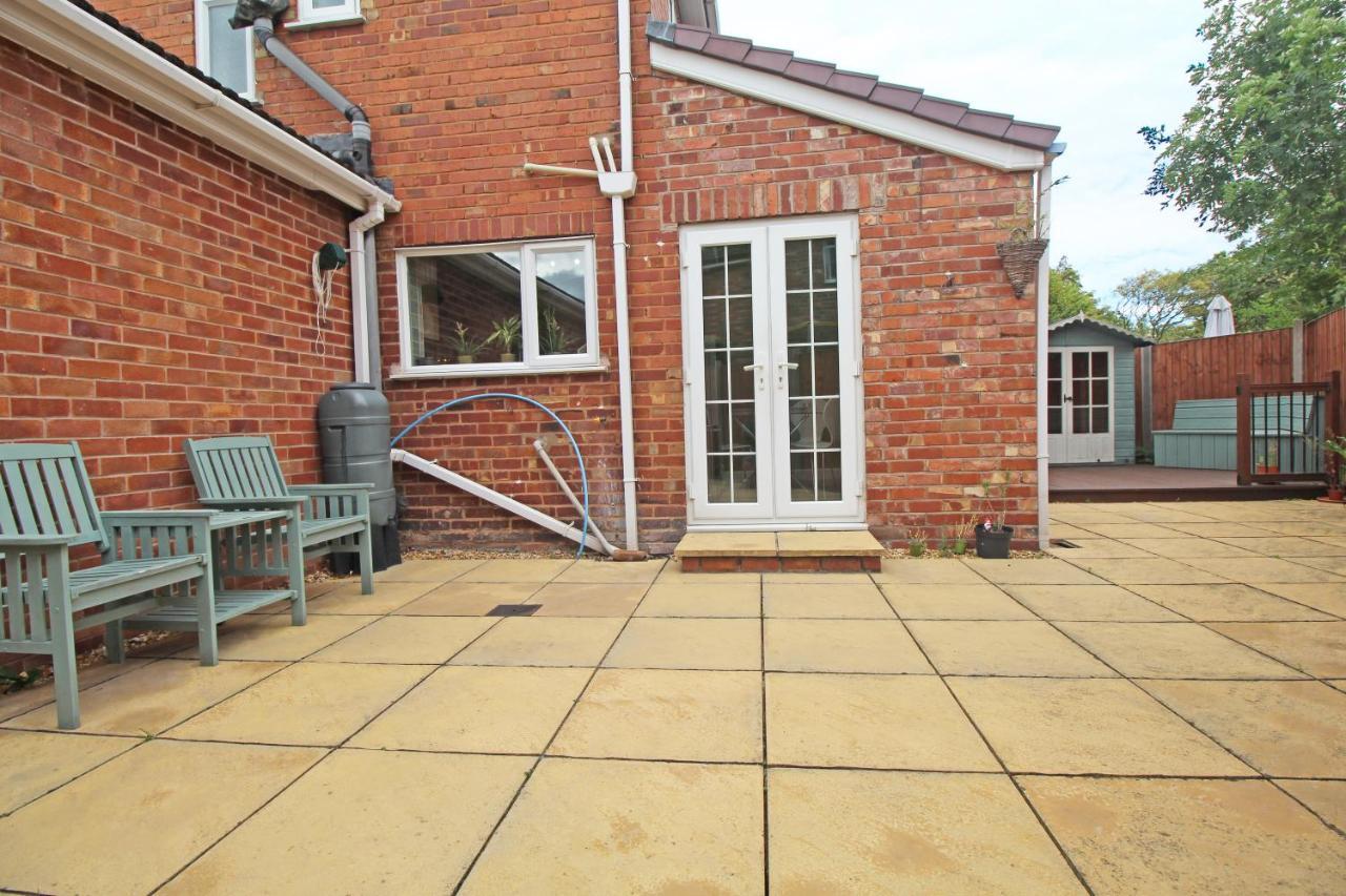 Queens Road - Luxury Spacious Home In Chester Christleton Exterior photo