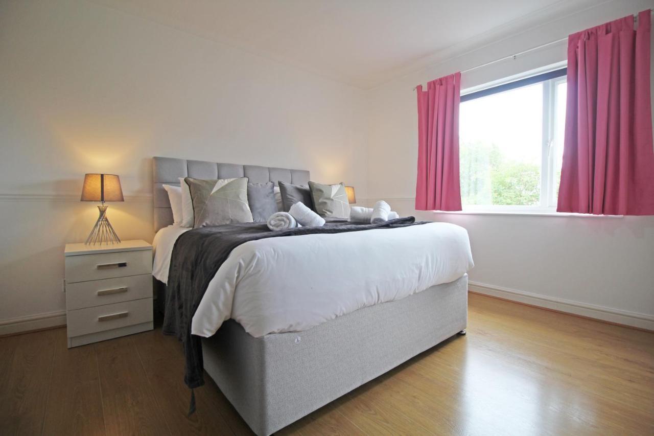 Queens Road - Luxury Spacious Home In Chester Christleton Exterior photo